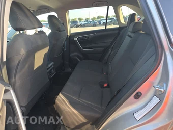 2025 Toyota RAV4 LE – miniatura 13