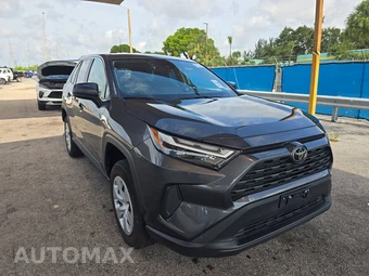 2025 Toyota RAV4 LE – miniatura 3