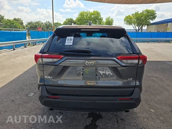 2025 Toyota RAV4 LE – miniatura 5