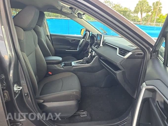 2025 Toyota RAV4 LE – miniatura 8