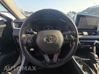 2025 Toyota RAV4 LE - miniatura 10
