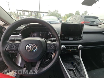 2025 Toyota RAV4 LE - miniatura 11