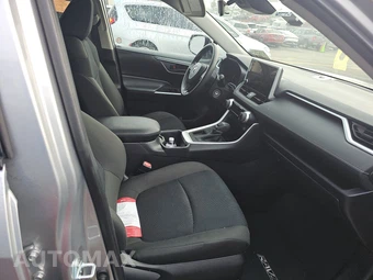 2025 Toyota RAV4 LE - miniatura 8