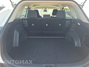 2025 Toyota RAV4 LE - miniatura 16