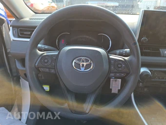 2025 Toyota RAV4 LE - miniatura 10