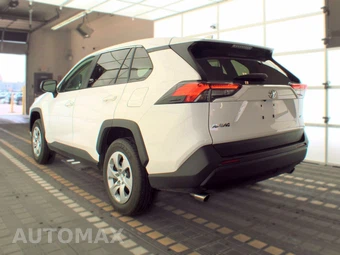 2025 Toyota RAV4 LE - miniatura 6