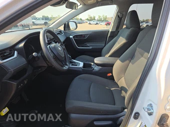 2025 Toyota RAV4 LE - miniatura 7