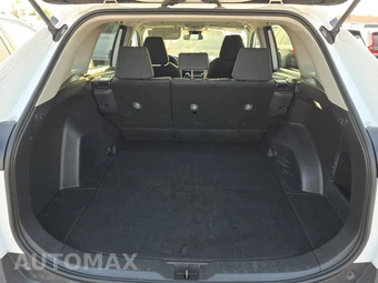 2025 Toyota RAV4 LE - miniatura 16