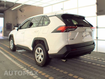 2025 Toyota RAV4 LE - miniatura 6