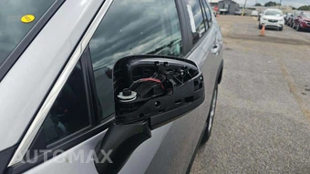 2025 Toyota RAV4 LE - miniatura 21