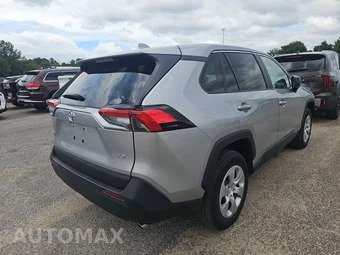 2025 Toyota RAV4 LE - miniatura 4