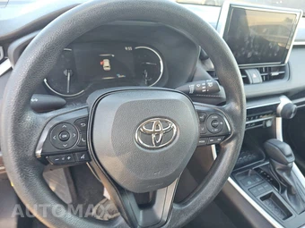 2025 Toyota RAV4 LE - miniatura 10