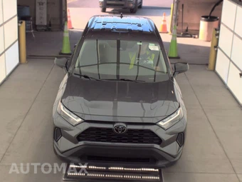 2025 Toyota RAV4 LE - miniatura 2