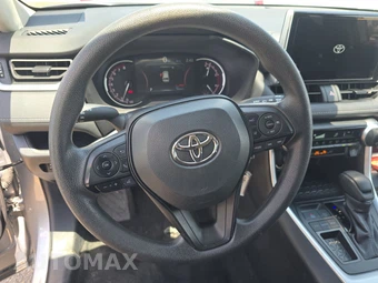 2025 Toyota RAV4 LE - miniatura 10