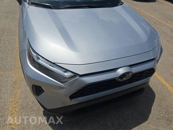2025 Toyota RAV4 LE - miniatura 2
