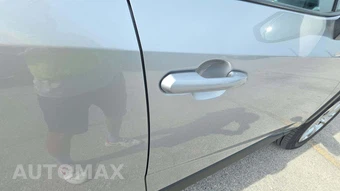 2025 Toyota RAV4 LE - miniatura 20