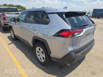 2025 Toyota RAV4 LE - miniatura 6