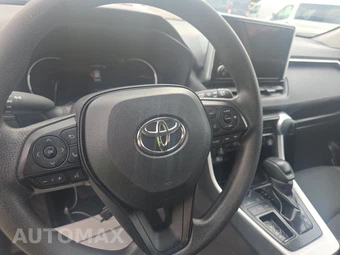 2025 Toyota RAV4 LE - miniatura 10