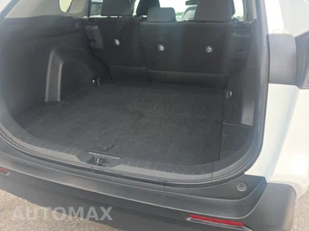 2025 Toyota RAV4 LE - miniatura 16