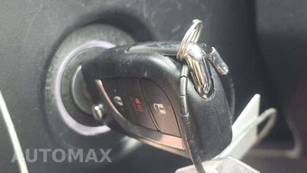 2025 Toyota RAV4 LE - miniatura 20