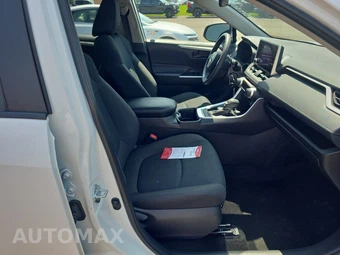 2025 Toyota RAV4 LE - miniatura 8