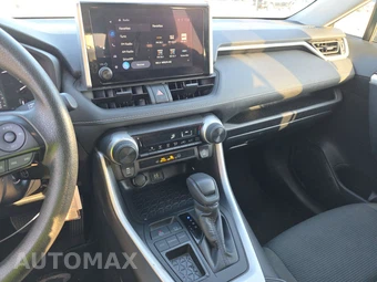 2025 Toyota RAV4 LE – miniatura 11