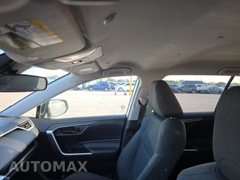 2025 Toyota RAV4 LE – miniatura 17