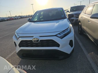 2025 Toyota RAV4 LE – miniatura 2