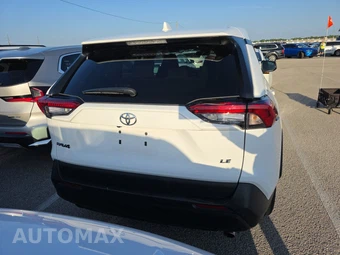 2025 Toyota RAV4 LE – miniatura 5