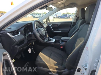 2025 Toyota RAV4 LE – miniatura 7