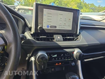 2025 Toyota RAV4 LE - miniatura 10