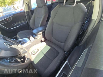 2025 Toyota RAV4 LE - miniatura 23