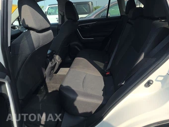 2025 Toyota RAV4 LE - miniatura 13