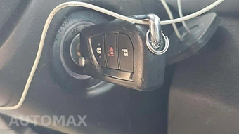 2025 Toyota RAV4 LE - miniatura 22