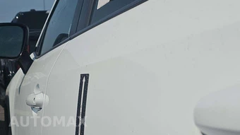 2025 Toyota RAV4 LE - miniatura 27