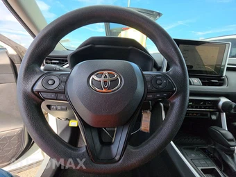 2025 Toyota RAV4 LE - miniatura 10