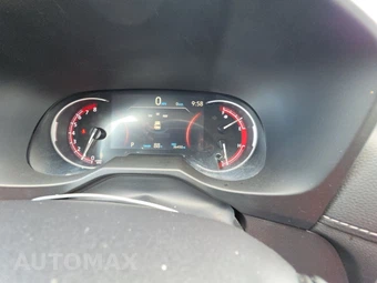 2025 Toyota RAV4 LE - miniatura 12