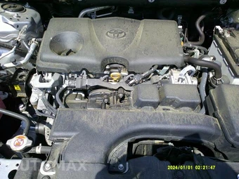 2025 Toyota RAV4 LE - miniatura 7