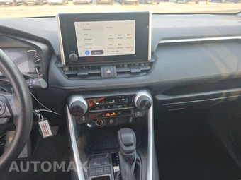 2025 Toyota RAV4 LE - miniatura 11