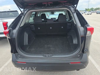 2025 Toyota RAV4 LE - miniatura 16