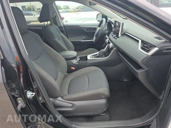 2025 Toyota RAV4 LE - miniatura 8
