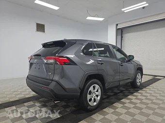 2025 Toyota RAV4 LE - miniatura 4
