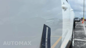 2025 Toyota RAV4 LE - miniatura 19