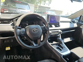 2025 Toyota RAV4 LE - miniatura 11