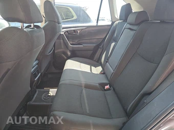 2025 Toyota RAV4 LE - miniatura 13
