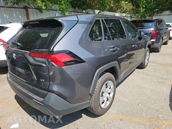 2025 Toyota RAV4 LE - miniatura 4