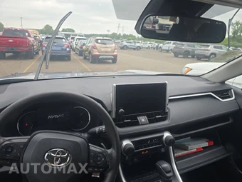 2025 Toyota RAV4 LE - miniatura 11