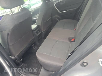 2025 Toyota RAV4 LE - miniatura 13