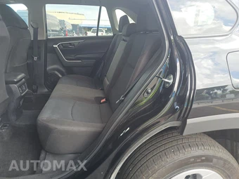 2025 Toyota RAV4 LE - miniatura 13