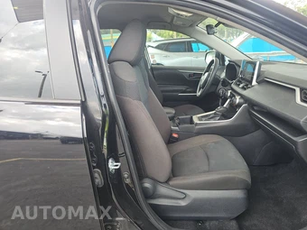 2025 Toyota RAV4 LE - miniatura 8
